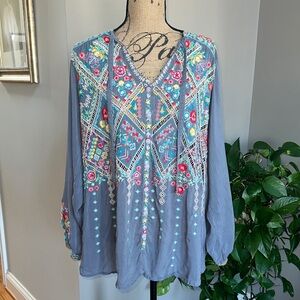 Johnny Was Gray Blouse with Colorful Embroidery size XL EUC🌸